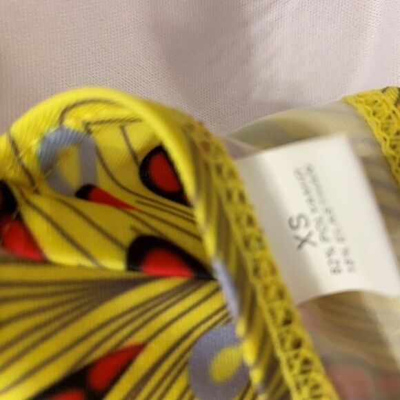 Colorful trending yellow bikini top - XS - Picture 5 of 6
